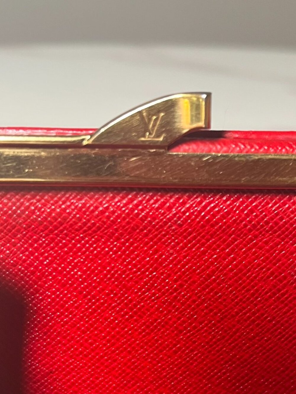 Louis Vuitton RARE Porte Monnaie Billets Viennois Kisslock Red Wallet - Picture 8 of 10